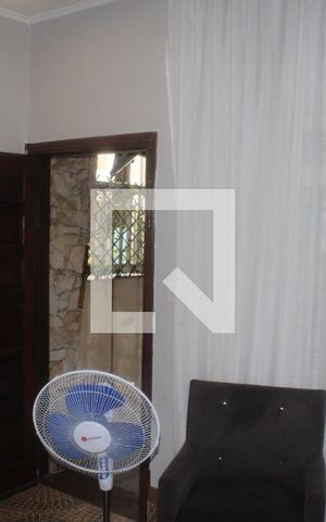 Casa à venda com 190m², 3 quartos e 2 vagasSala