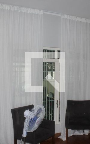 Casa à venda com 190m², 3 quartos e 2 vagasSala