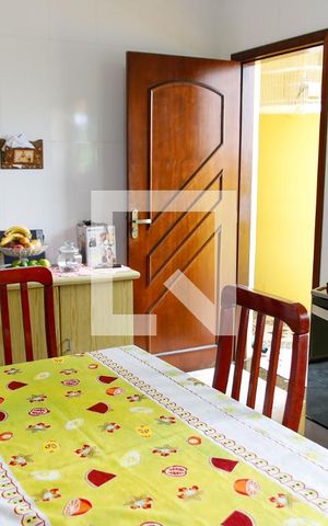 Casa à venda com 190m², 3 quartos e 2 vagas Casa à venda com 190m², 3 quartos e 2 vagasCozinha