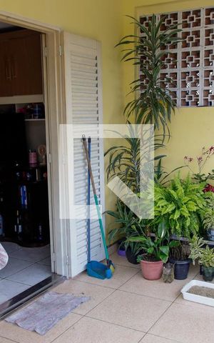 Casa à venda com 190m², 3 quartos e 2 vagas Casa à venda com 190m², 3 quartos e 2 vagasSacada