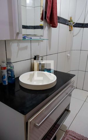 Casa à venda com 190m², 3 quartos e 2 vagas Casa à venda com 190m², 3 quartos e 2 vagasBanheiro