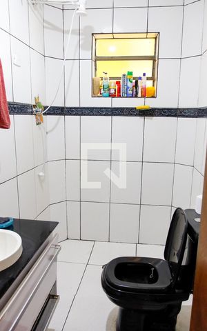 Casa à venda com 190m², 3 quartos e 2 vagas Casa à venda com 190m², 3 quartos e 2 vagasBanheiro