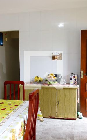 Casa à venda com 190m², 3 quartos e 2 vagas Casa à venda com 190m², 3 quartos e 2 vagasCozinha