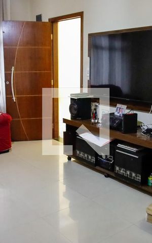 Casa à venda com 190m², 3 quartos e 2 vagas Casa à venda com 190m², 3 quartos e 2 vagasSala
