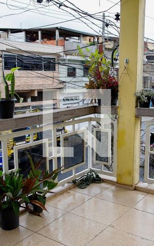 Casa à venda com 190m², 3 quartos e 2 vagas Casa à venda com 190m², 3 quartos e 2 vagasSacada