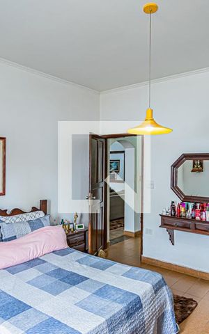 Casa à venda com 100m², 3 quartos e 2 vagas Casa à venda com 100m², 3 quartos e 2 vagasQuarto 1