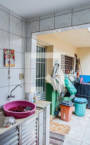 Casa à venda com 100m², 3 quartos e 2 vagas Casa à venda com 100m², 3 quartos e 2 vagasÁrea de Serviço