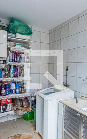 Casa à venda com 100m², 3 quartos e 2 vagas Casa à venda com 100m², 3 quartos e 2 vagasÁrea de Serviço