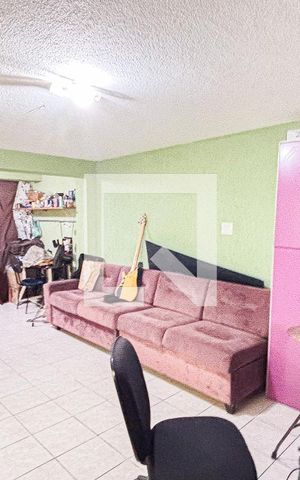 Casa à venda com 250m², 3 quartos e 2 vagas Casa à venda com 250m², 3 quartos e 2 vagasPorão