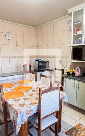 Casa à venda com 250m², 3 quartos e 2 vagas Casa à venda com 250m², 3 quartos e 2 vagasCozinha