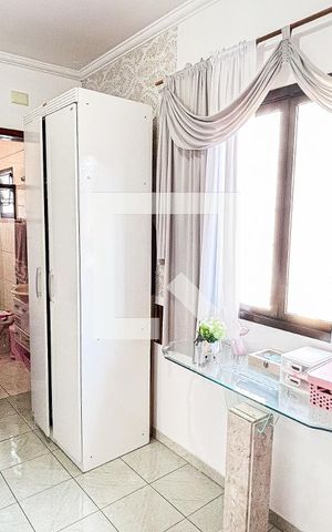 Casa à venda com 250m², 3 quartos e 2 vagas Casa à venda com 250m², 3 quartos e 2 vagasSuite 3