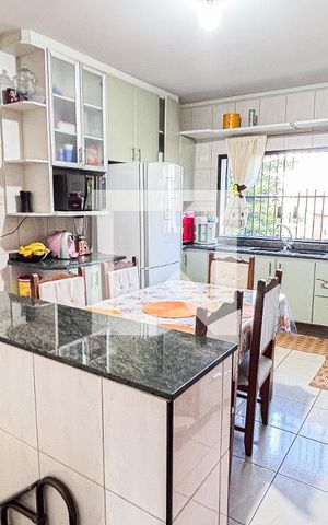 Casa à venda com 250m², 3 quartos e 2 vagas Casa à venda com 250m², 3 quartos e 2 vagasCozinha