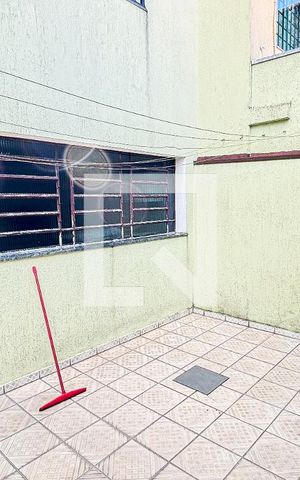 Casa à venda com 250m², 3 quartos e 2 vagas Casa à venda com 250m², 3 quartos e 2 vagasÁrea de Serviço - Quintal
