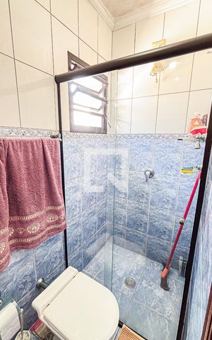 Casa à venda com 250m², 3 quartos e 2 vagas Casa à venda com 250m², 3 quartos e 2 vagasBanheiro da Suíte 2