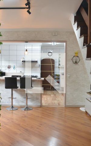 Casa à venda com 215m², 4 quartos e 2 vagasSala