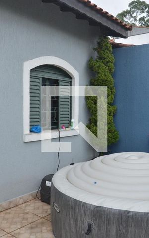 Casa à venda com 215m², 4 quartos e 2 vagasSacada