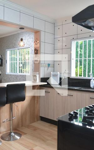 Casa à venda com 215m², 4 quartos e 2 vagasCozinha