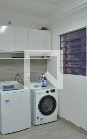Casa à venda com 215m², 4 quartos e 2 vagasÁrea de Serviço