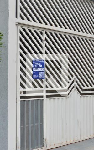 Casa à venda com 215m², 4 quartos e 2 vagasFachada