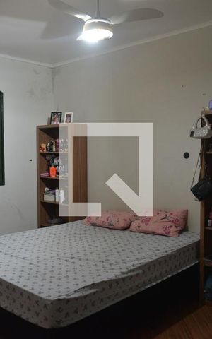 Casa à venda com 215m², 4 quartos e 2 vagasQuarto 1
