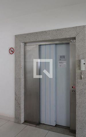 Apartamento à venda com 65m², 2 quartos e 1 vaga Apartamento à venda com 65m², 2 quartos e 1 vagaElevador
