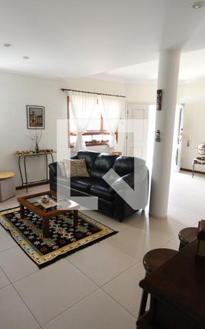 Casa de condomínio à venda com 500m², 3 quartos e 4 vagasSala