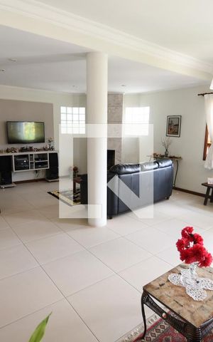 Casa de condomínio à venda com 500m², 3 quartos e 4 vagasSala
