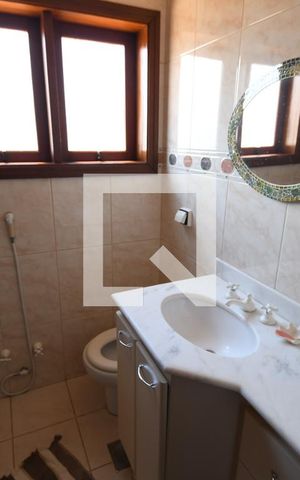 Casa de condomínio à venda com 500m², 3 quartos e 4 vagasBanheiro 2