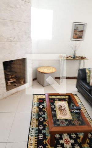 Casa de condomínio à venda com 500m², 3 quartos e 4 vagasSala