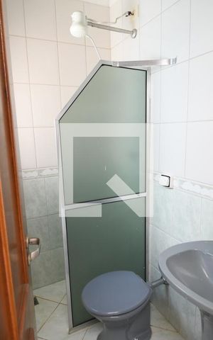 Casa de condomínio à venda com 500m², 3 quartos e 4 vagasBanheiro de serviço