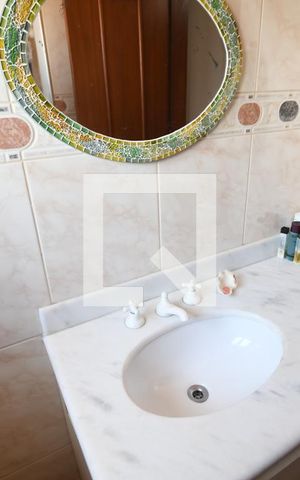 Casa de condomínio à venda com 500m², 3 quartos e 4 vagasBanheiro 2