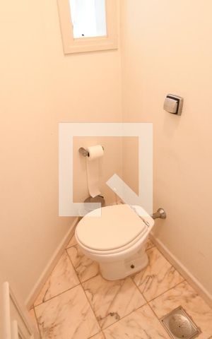Casa de condomínio à venda com 500m², 3 quartos e 4 vagasLavabo