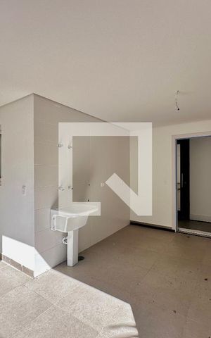 Casa à venda com 712m², 4 quartos e 4 vagas Casa à venda com 712m², 4 quartos e 4 vagasÁrea de Serviço