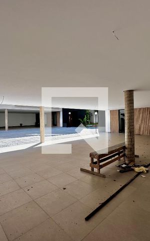Casa à venda com 712m², 4 quartos e 4 vagas Casa à venda com 712m², 4 quartos e 4 vagasGaragem