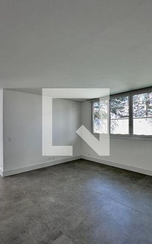 Casa à venda com 712m², 4 quartos e 4 vagas Casa à venda com 712m², 4 quartos e 4 vagasSala