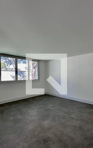 Casa à venda com 712m², 4 quartos e 4 vagas Casa à venda com 712m², 4 quartos e 4 vagasSala