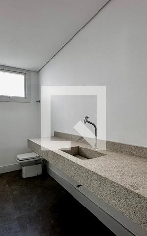 Casa à venda com 712m², 4 quartos e 4 vagas Casa à venda com 712m², 4 quartos e 4 vagasLavabo