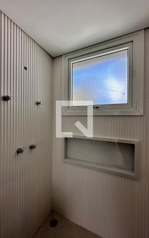 Casa à venda com 712m², 4 quartos e 4 vagas Casa à venda com 712m², 4 quartos e 4 vagasBanheiro Suíte 2