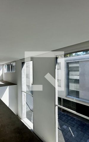 Casa à venda com 712m², 4 quartos e 4 vagas Casa à venda com 712m², 4 quartos e 4 vagasCorredor Suítes