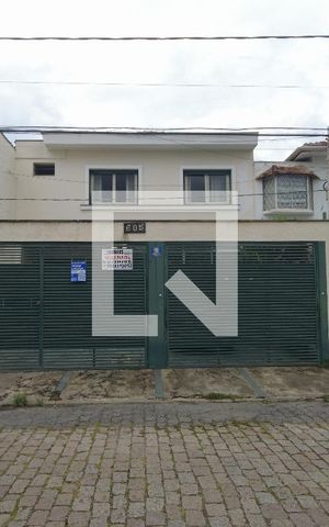 Casa à venda com 240m², 3 quartos e 3 vagasFachada