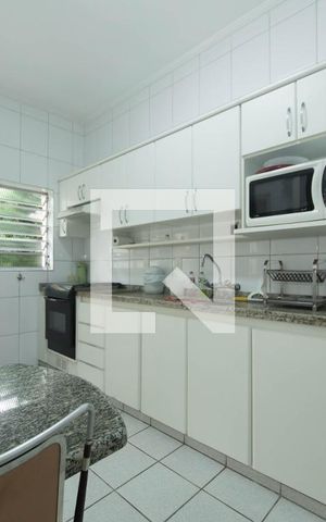 Casa à venda com 240m², 3 quartos e 3 vagas Casa à venda com 240m², 3 quartos e 3 vagasCozinha