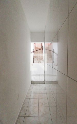 Casa à venda com 180m², 4 quartos e 2 vagasCorredor