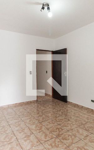 Casa à venda com 180m², 4 quartos e 2 vagasSuíte