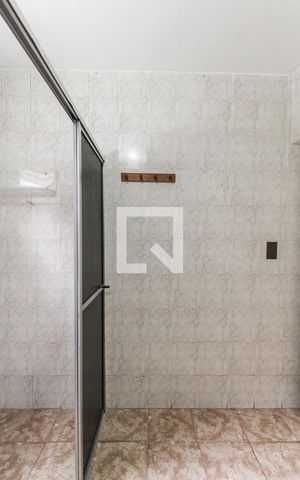 Casa à venda com 180m², 4 quartos e 2 vagasBanheiro da Suíte
