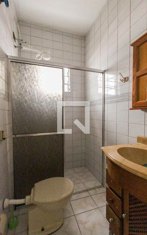 Casa à venda com 180m², 4 quartos e 2 vagasBanheiro Social