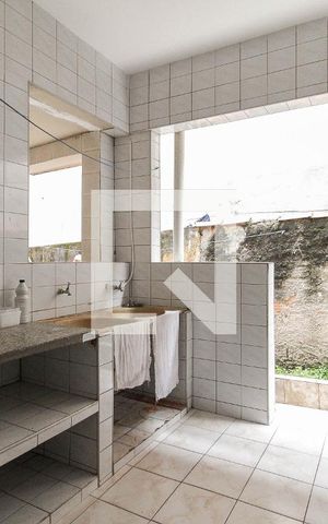 Casa à venda com 180m², 4 quartos e 2 vagasÁrea de Serviço
