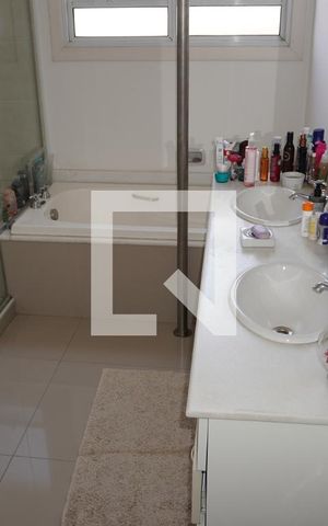 Apartamento à venda com 578m², 5 quartos e 2 vagasBanheiro do Quarto 3