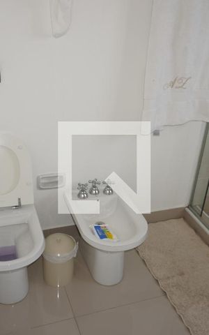 Apartamento à venda com 578m², 5 quartos e 2 vagasBanheiro do Quarto 3