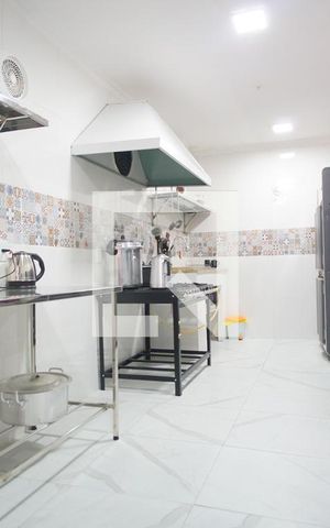 Casa à venda com 400m², 4 quartos e 8 vagasCozinha