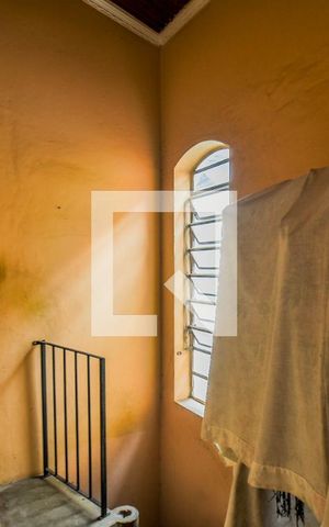 Casa para alugar com 280m², 3 quartos e 2 vagas Casa para alugar com 280m², 3 quartos e 2 vagasEscada
